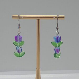 🌷 Glass Tulip Drop Earrings – Purple & Green Floral Dangles